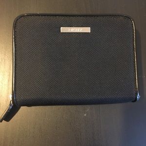 DKNY Wallet - Black - Excellent Condition